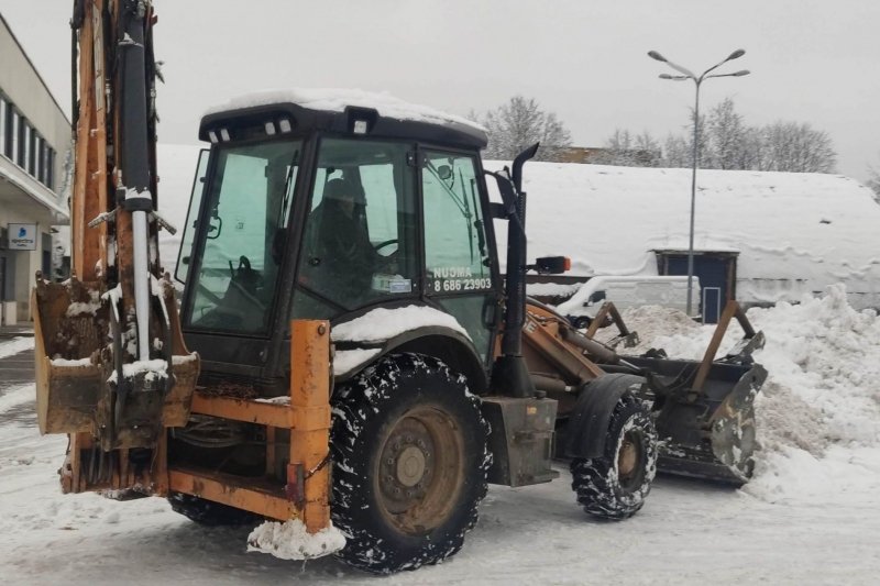 ekskavatoriaus nuoma žiema sniegas